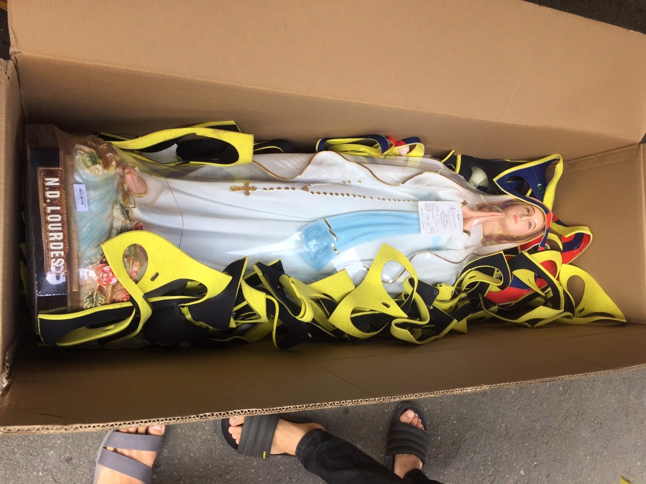 Hàng Hóa Có Thể Gửi Đi Hy Lạp