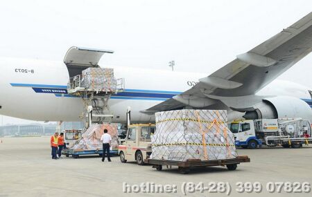 vận chuyển hàng đi Anh bằng máy bay