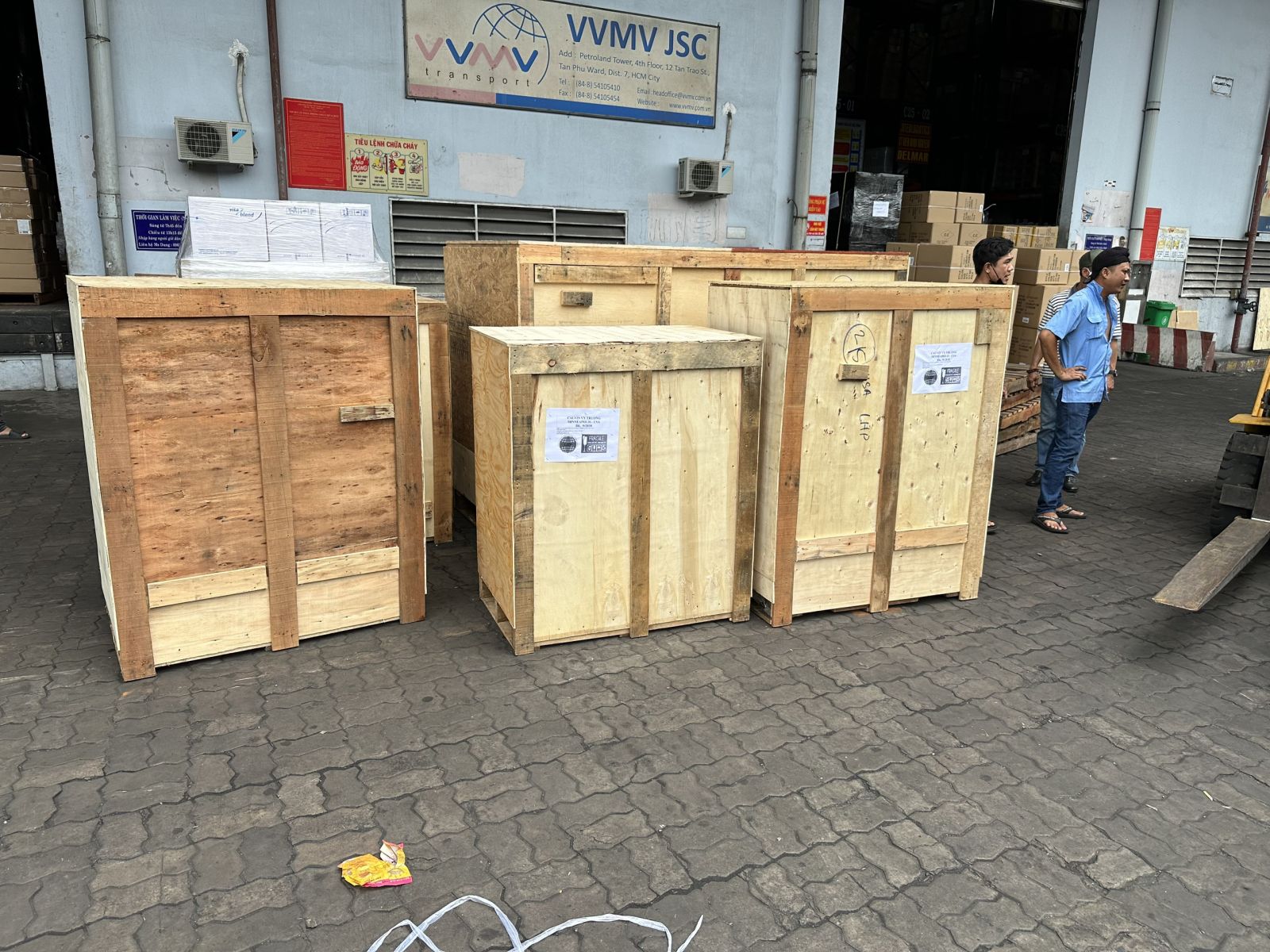 Gửi hàng đi Canada tại quận 1